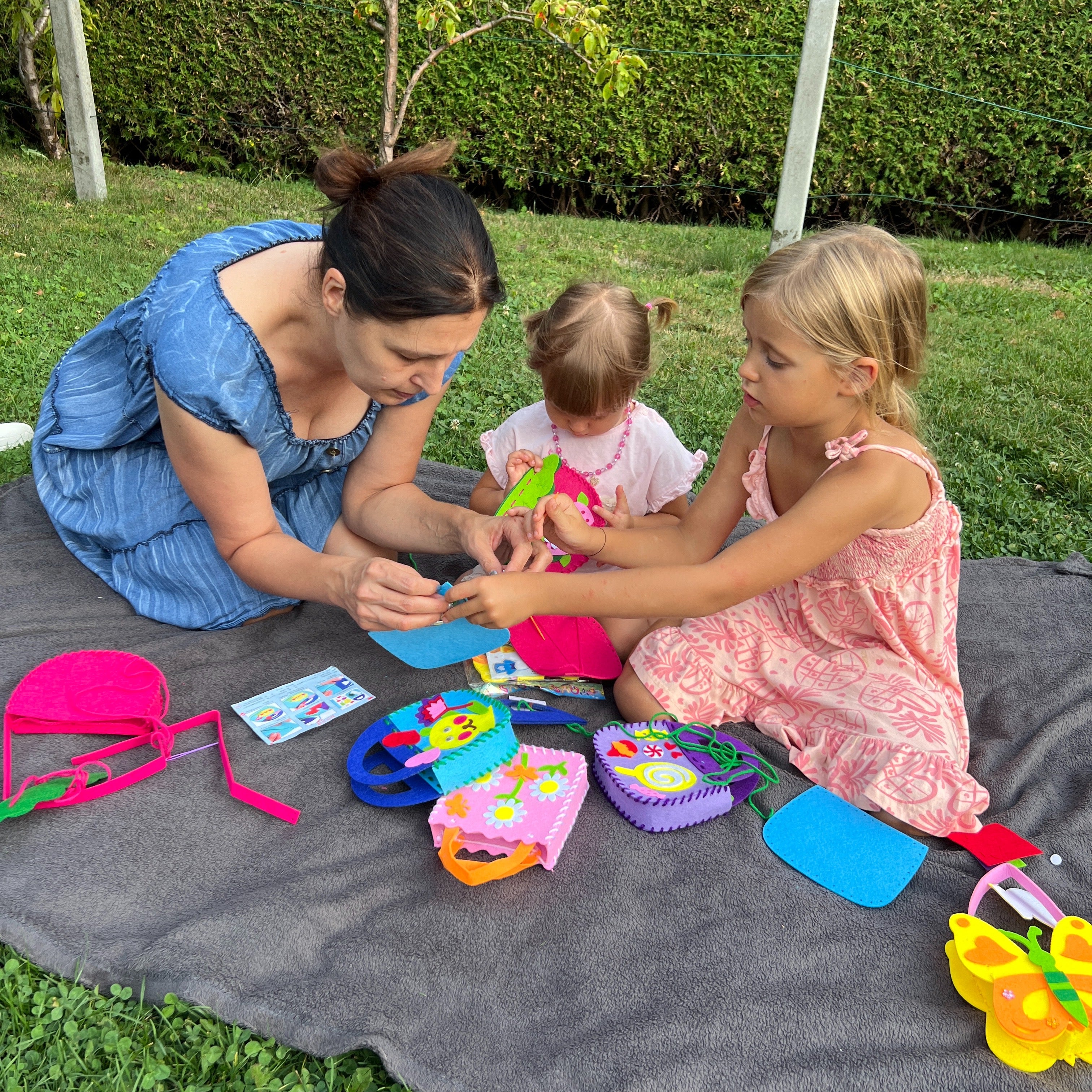 Beginner Sewing Kit for Kids — 8 Handbag Projects